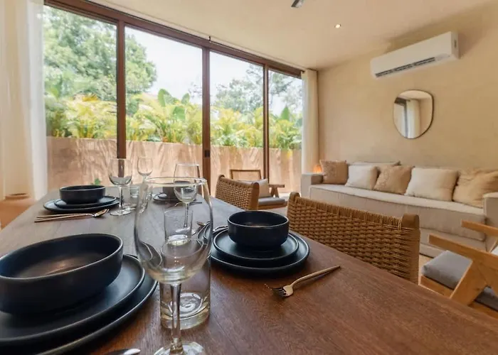 Apartment Stylish 2br Jungle Retreat With Plunge Pool & Rooftop