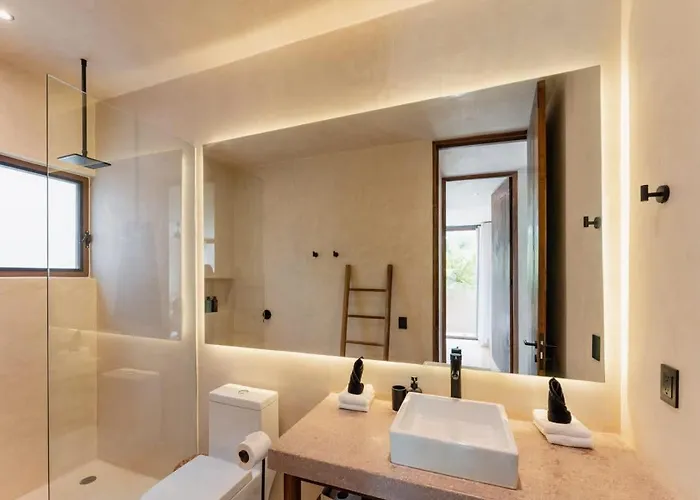 Stylish 2br Jungle Retreat With Plunge Pool & Rooftop *